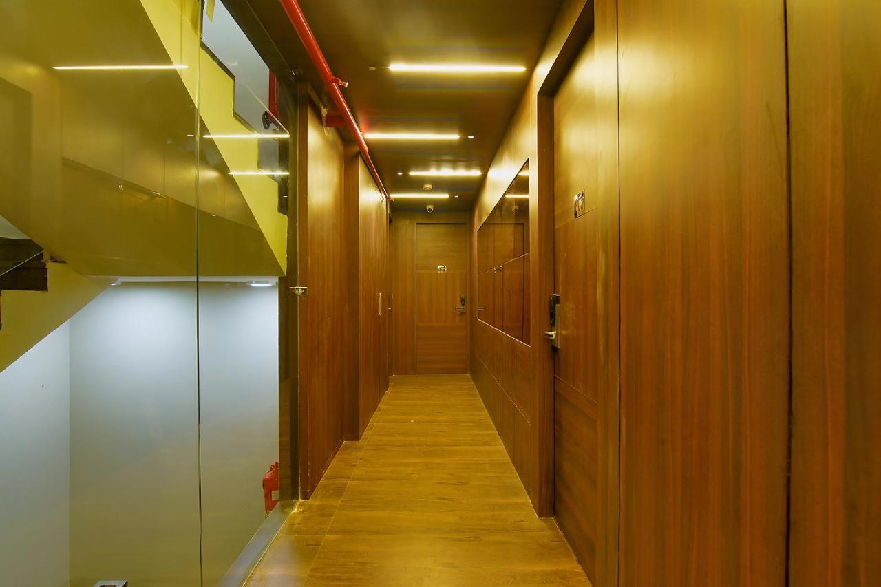 Fabhotel Eros 282 - Nr Sreebhumi Liluāh エクステリア 写真