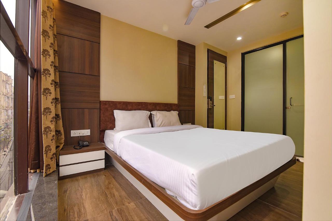 Fabhotel Eros 282 - Nr Sreebhumi Liluāh エクステリア 写真